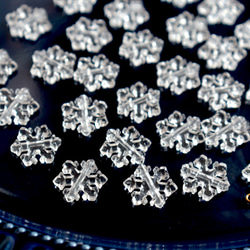 40個★11.5mm雪　雪の結晶　雪の樹脂ビーズ  クリア 9枚目の画像