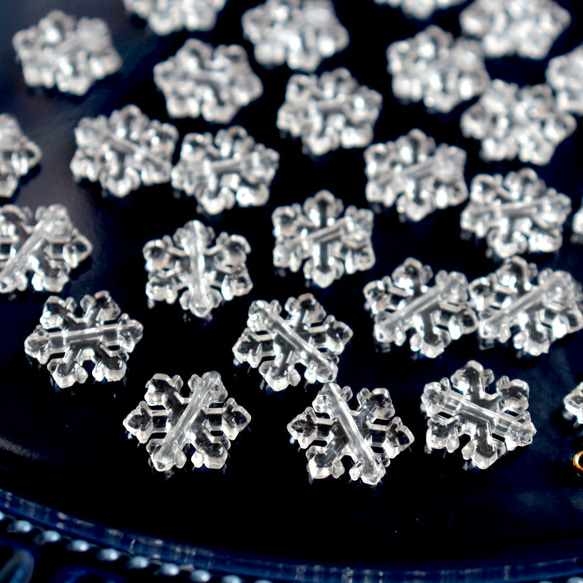 40個★11.5mm雪　雪の結晶　雪の樹脂ビーズ  クリア 9枚目の画像