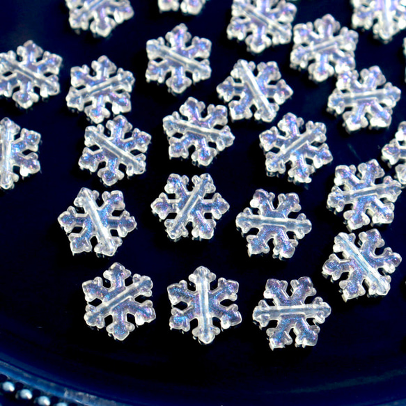 40個★11.5mm雪　雪の結晶　雪の樹脂ビーズ  ホワイト×ブルーグリッター 6枚目の画像