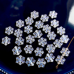 40個★11.5mm雪　雪の結晶　雪の樹脂ビーズ  ホワイト×ブルーグリッター 17枚目の画像