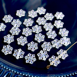 40個★11.5mm雪　雪の結晶　雪の樹脂ビーズ  ホワイト×ブルーグリッター 9枚目の画像