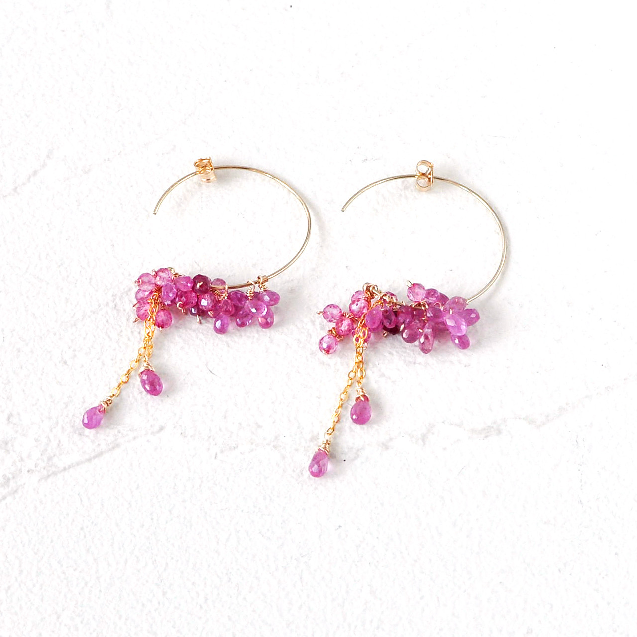 Fleur Rose — ピンクサファイアのブリオレットフープピアス 14kgf —