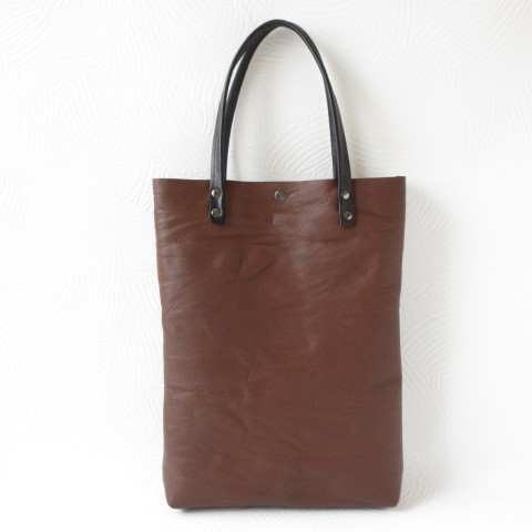 たっぷり収納♪《牛革》A４対応・ウォッシャブル加工ソフトシュリンク・タテ型トート・0397