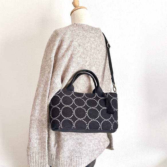 【秋冬バッグ】前後2wayミナペルホネン/dopタンバリンと倉敷帆布のオーバルトートバッグ【選べる3カラー】 2枚目の画像