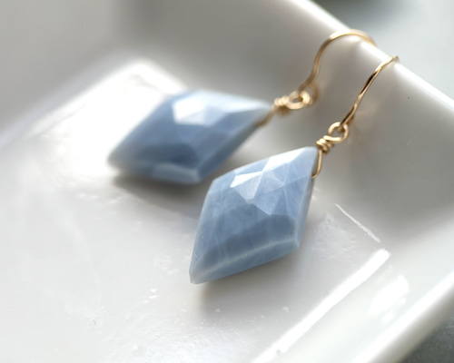 希少☆14kgfブルーオパールのピアス＆イヤリング/ダイヤカット/10月の