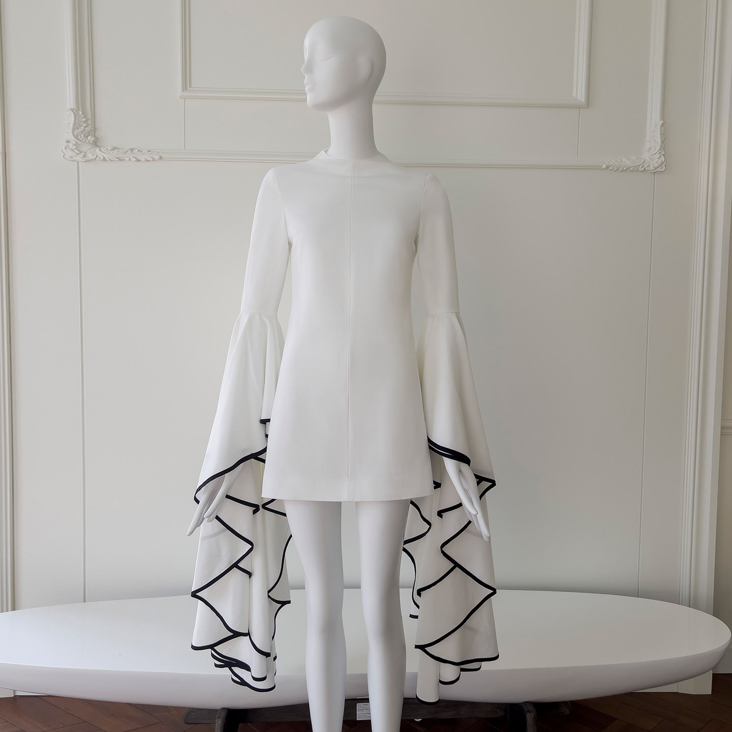 白 ウェディングドレス パーティー 欧米風 ショート丈 上品 おしゃれ 二次会 お呼ばれ 69056