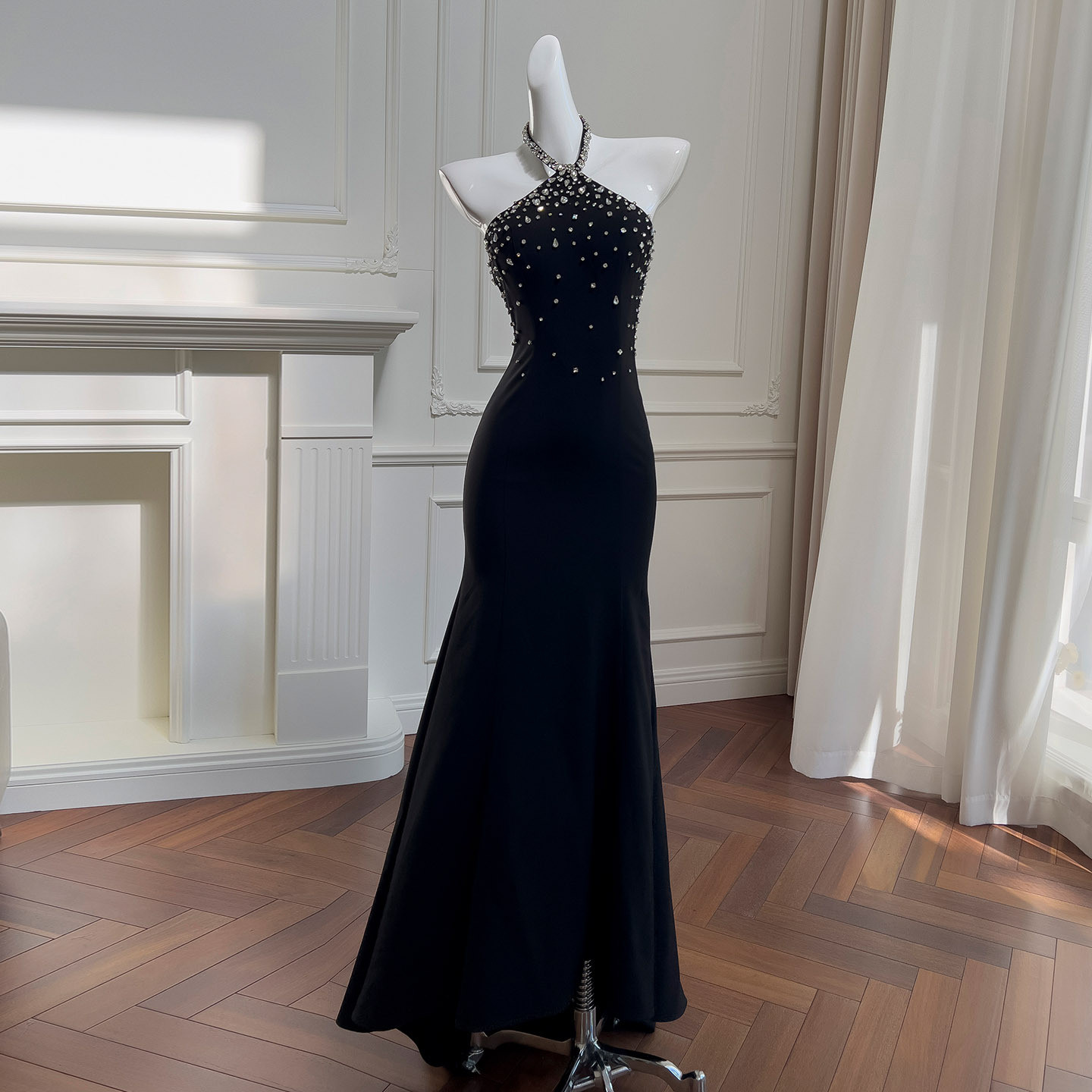 ネックホルダー 黒 ウェディングドレス パーティー スリム ロング 痩せる 上品 韓国風 二次会 お呼ばれ 69431