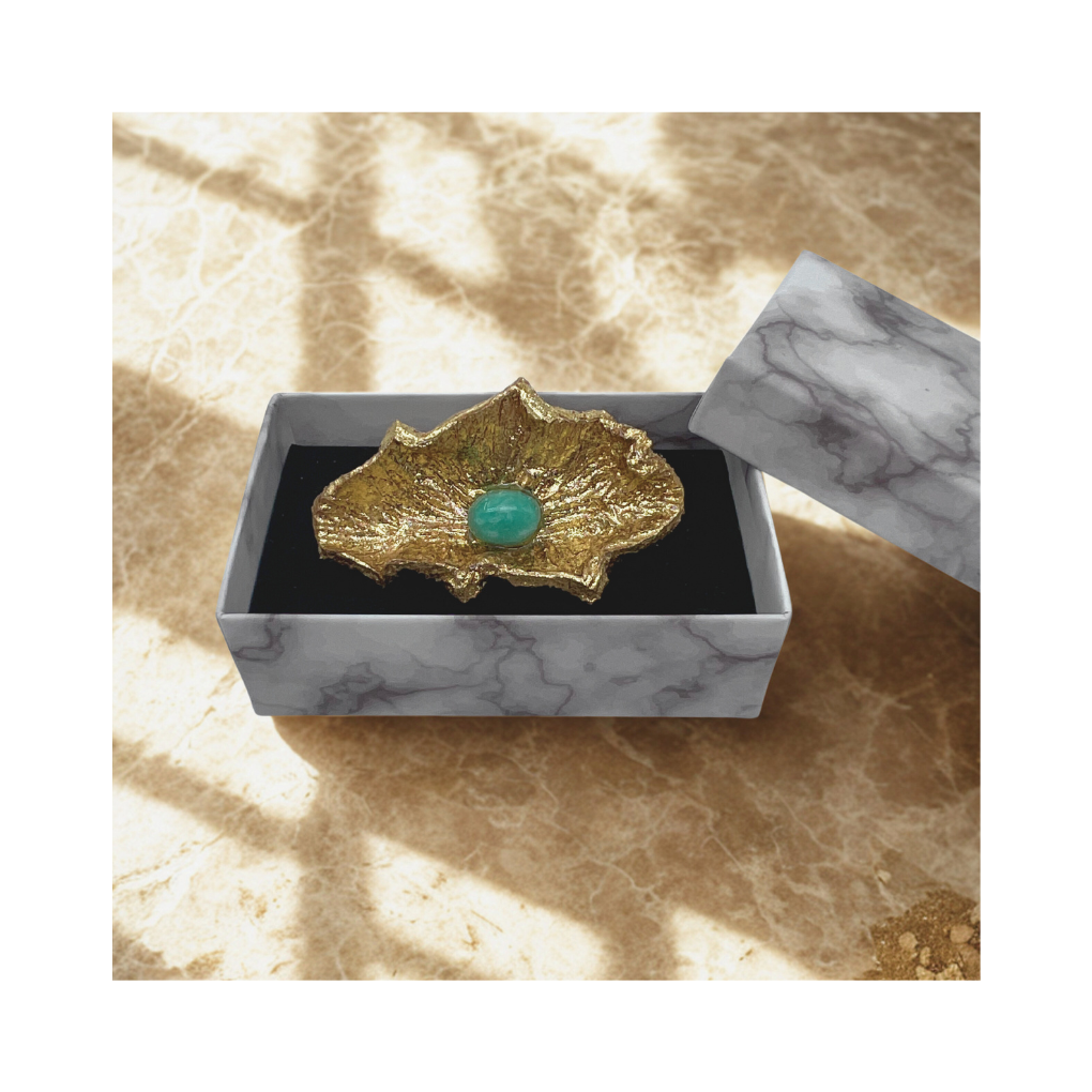 アマゾナイトのゴールデンリーフブローチ