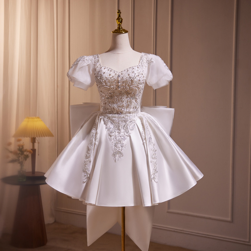 白 特大リボン 半袖 ショート丈 可愛い 綺麗 プリンセス パーティードレス 二次会 ウェディングドレス LJ-625