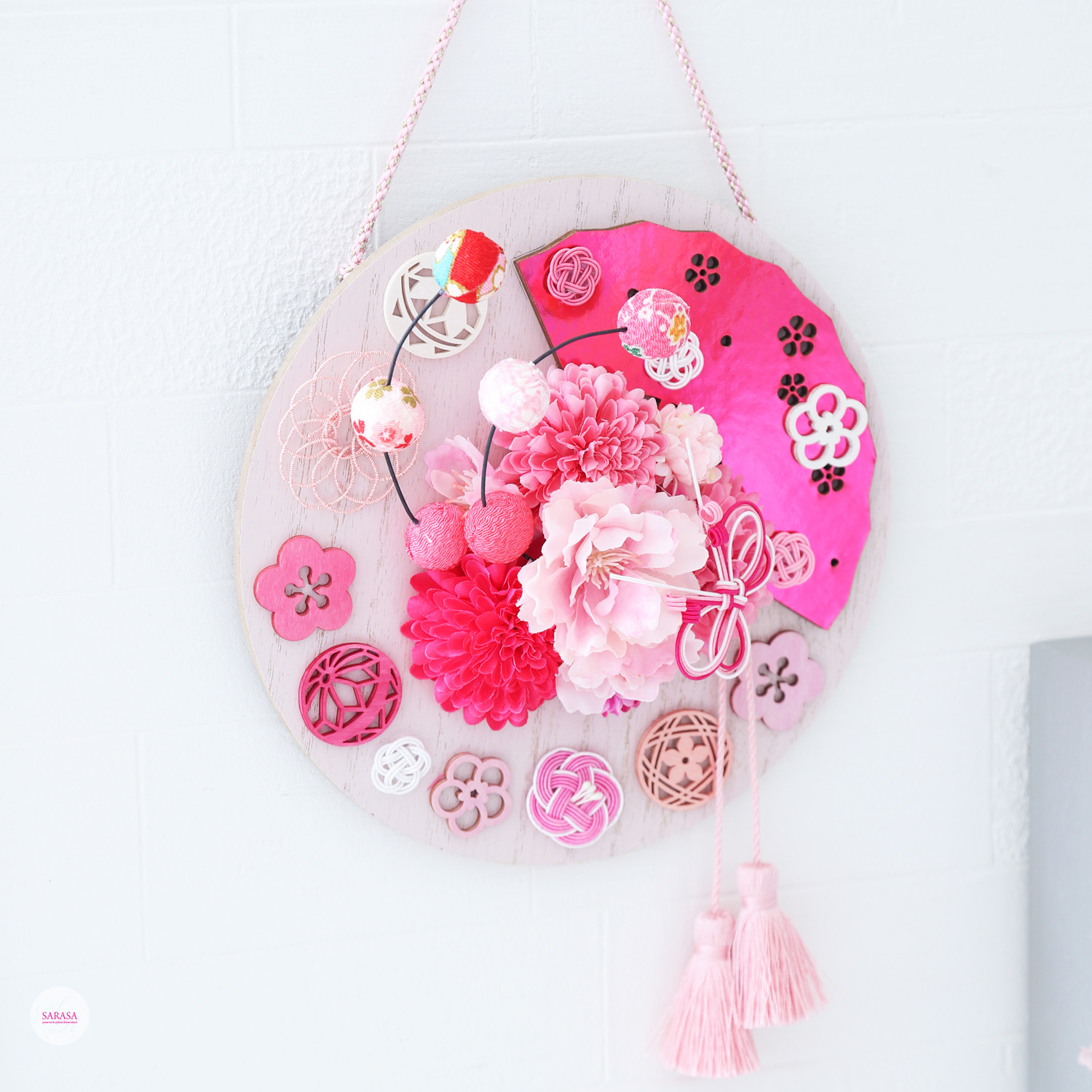 桜と扇子のウッドプレートアレンジ