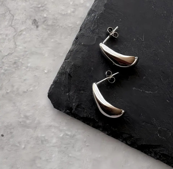 大ぶりドロップピアス(シルバー) サージカルステンレス　雫　しずく　ドロップ　カジュアル　ファッション　デイリー　 3枚目の画像