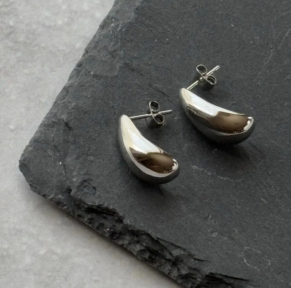 大ぶりドロップピアス(シルバー) サージカルステンレス　雫　しずく　ドロップ　カジュアル　ファッション　デイリー　 2枚目の画像