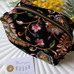数量限定【20㌢】魅せたいインド刺繍のBOXポーチ　ベルベットペイズリー　 4枚目の画像
