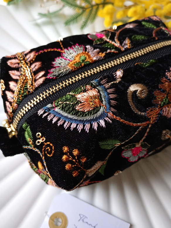 数量限定【20㌢】魅せたいインド刺繍のBOXポーチ　ベルベットペイズリー　 3枚目の画像