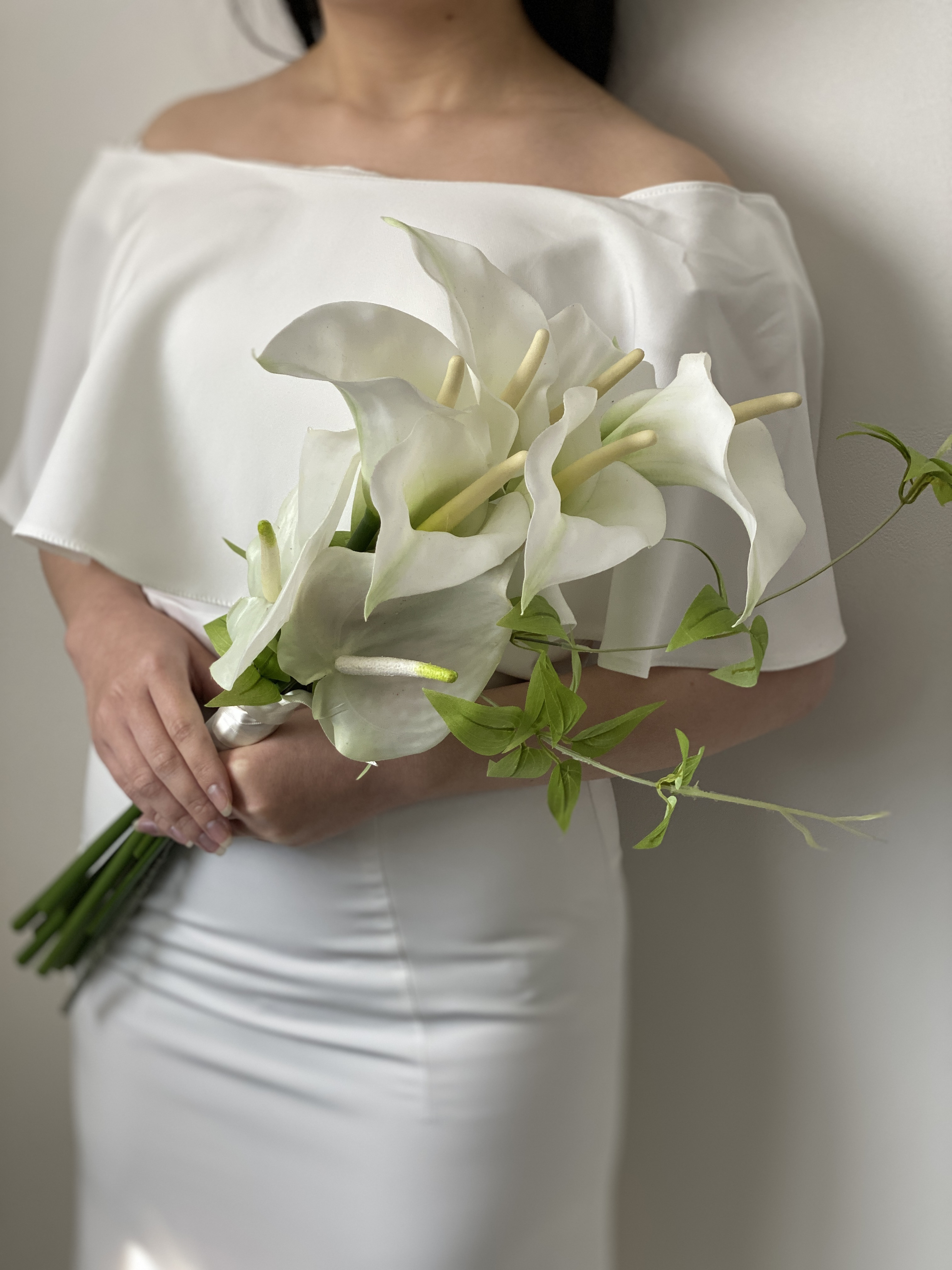 お洒落なカラーリリー＆アンスリウムウェディングブーケ　カラーリリーブーケ　アートフィシャルフラワー