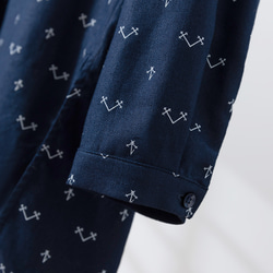 ゆったりとしたシルエットでありながら、きちんと感のあるブラウス　長袖ブラウス　綿麻　251004-1 5枚目の画像