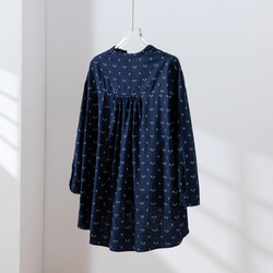 ゆったりとしたシルエットでありながら、きちんと感のあるブラウス　長袖ブラウス　綿麻　251004-1 6枚目の画像