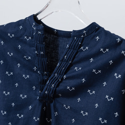 ゆったりとしたシルエットでありながら、きちんと感のあるブラウス　長袖ブラウス　綿麻　251004-1 2枚目の画像