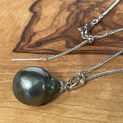 ヒマラヤ水晶（ラフカット）と活性加工ビーズのペンデュラム 天然石