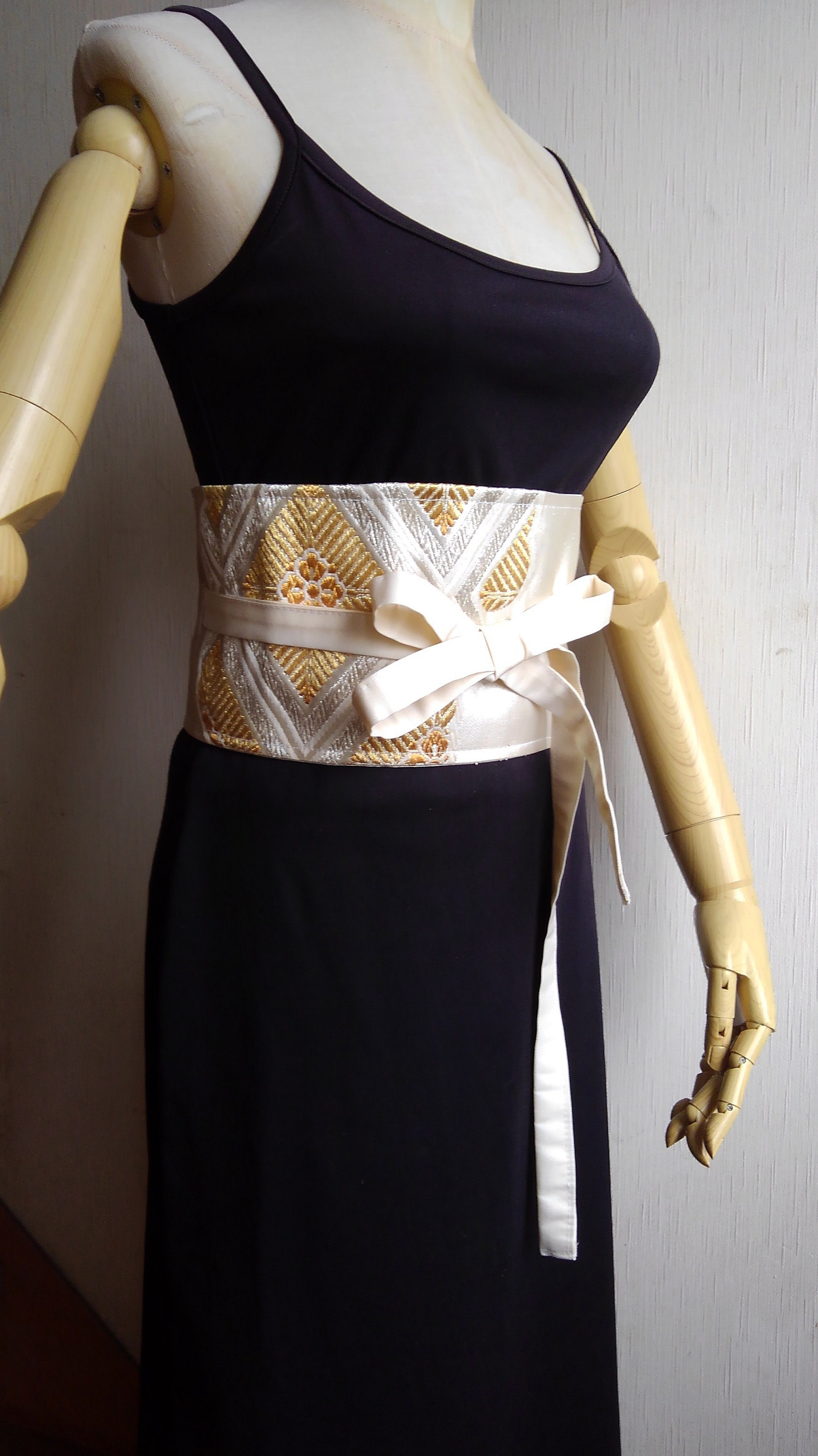 正絹帯ベルト（共紐付き）★Ｌサイズ対応★帯サッシュ★金&銀糸吉祥文様★帯コルセット★袋帯リメイク★コスプレにも