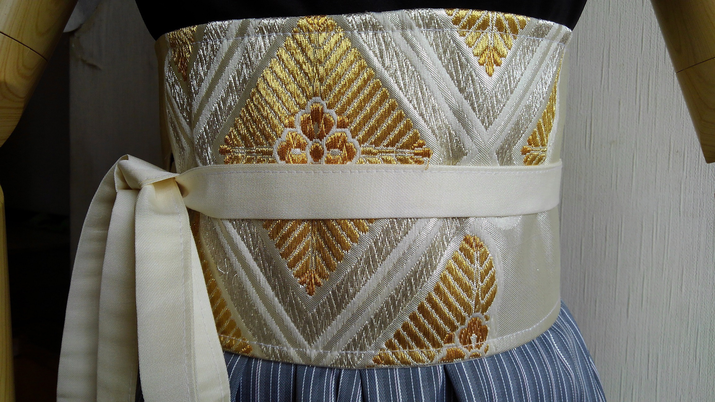 正絹帯ベルト（共紐付き）★Ｌサイズ対応★帯サッシュ★金&銀糸吉祥文様★帯コルセット★袋帯リメイク★コスプレにも
