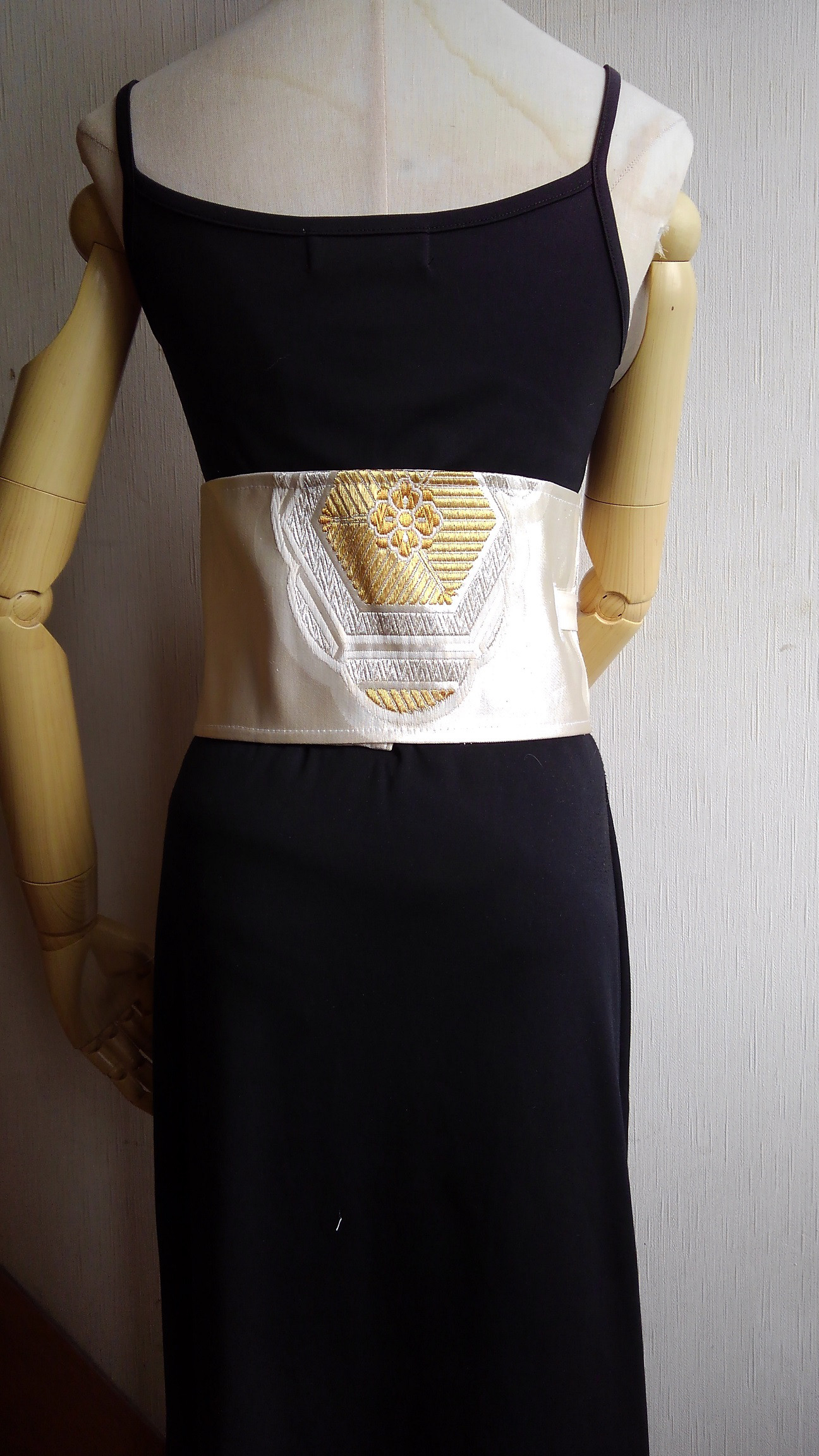 正絹帯ベルト（共紐付き）★Ｌサイズ対応★帯サッシュ★金&銀糸吉祥文様★帯コルセット★袋帯リメイク★コスプレにも