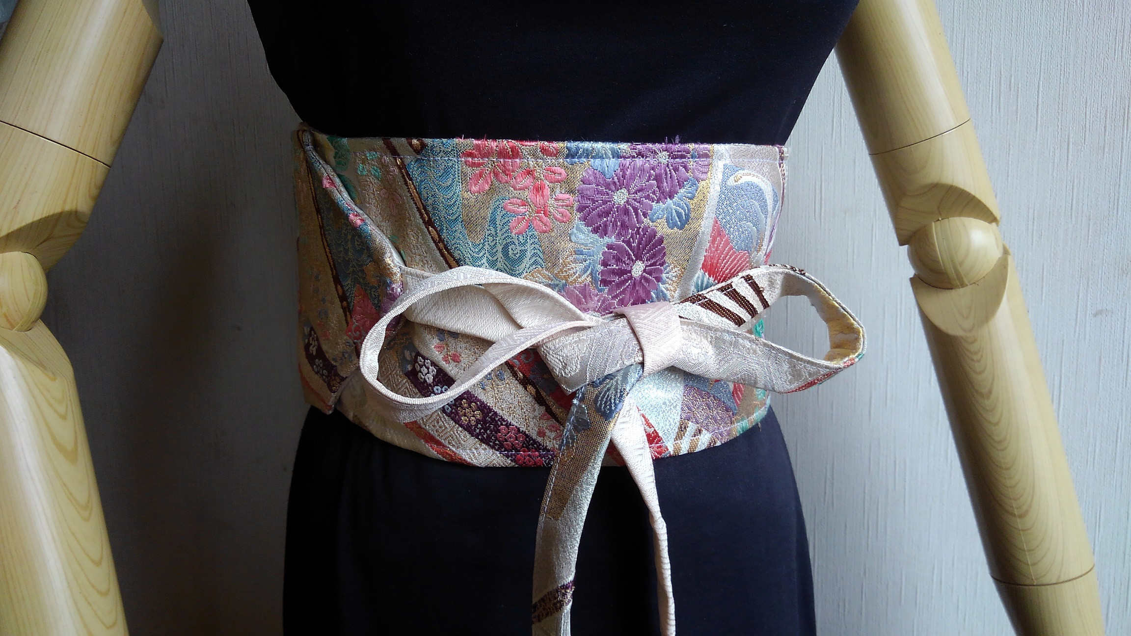 正絹帯ベルト（共紐付き）★Ｌサイズ対応★帯サッシュ★金&銀糸吉祥文様★帯コルセット★袋帯リメイク★コスプレにも