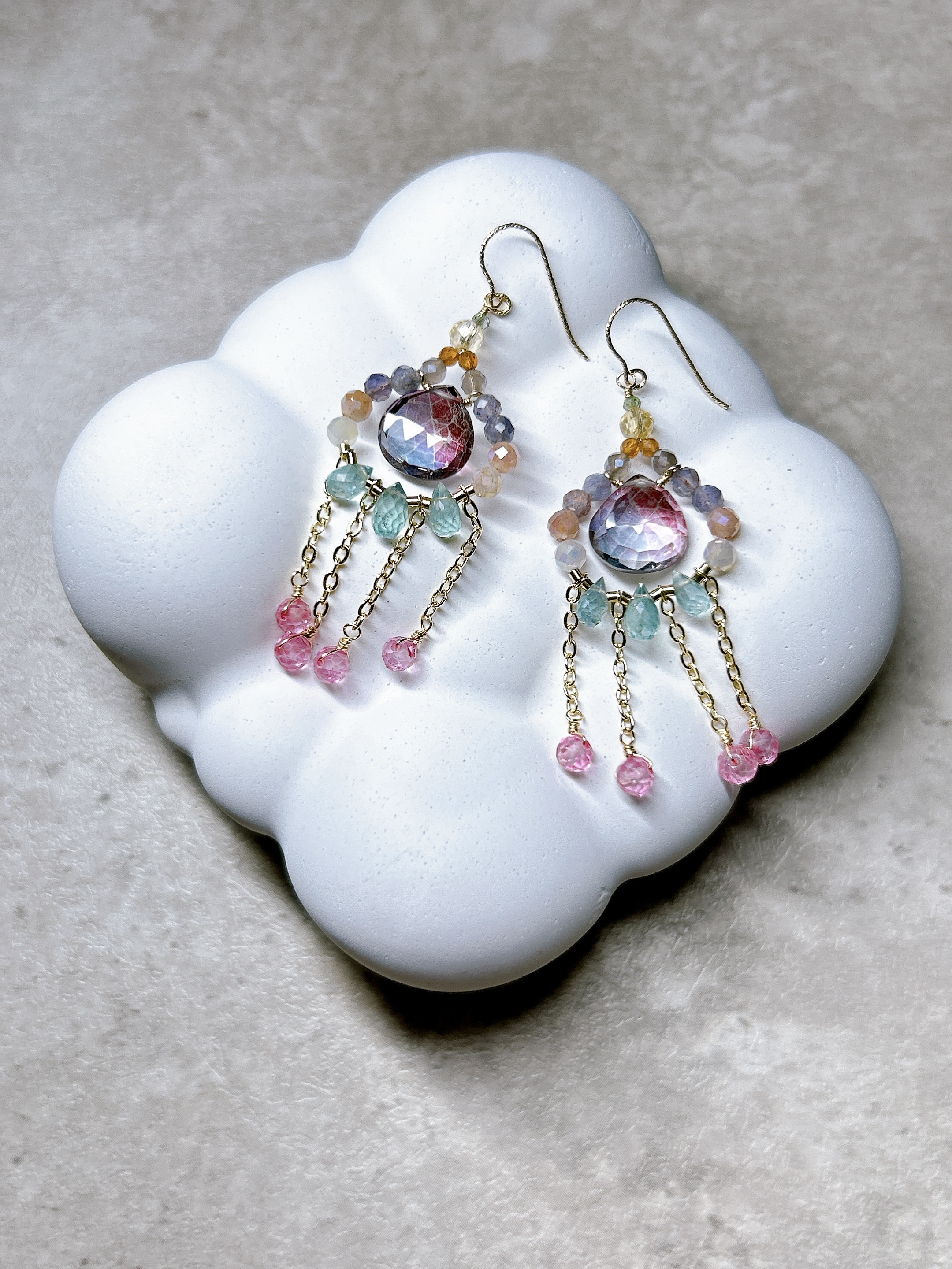 人気デザインリニューアル☆一点物14kgf☆バイカラーミスティッククォーツの儚げ夢かわ♡海月ピアス