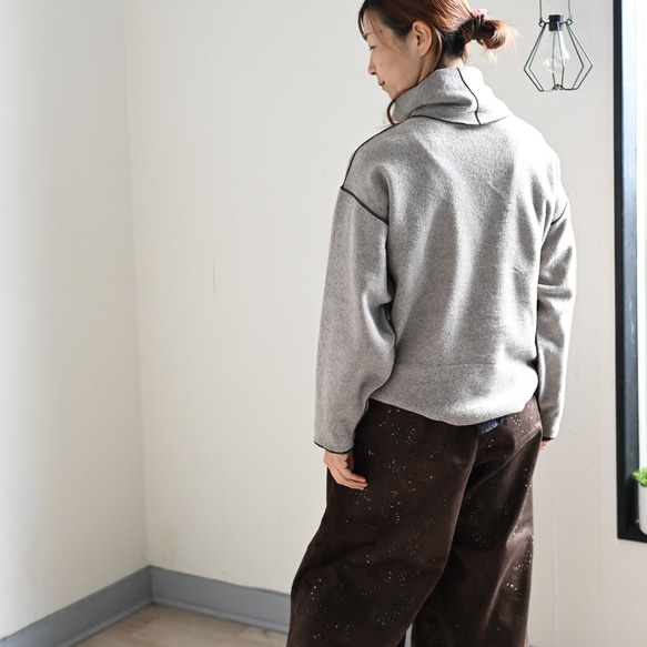 大人カジュアル デザインスフリースプルオーバー：サンドベージュ 3枚目の画像