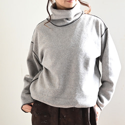 大人カジュアル デザインスフリースプルオーバー：サンドベージュ 1枚目の画像