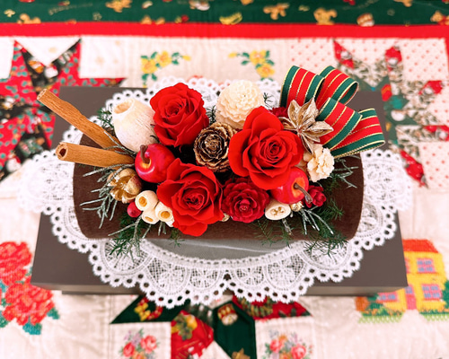 早割】クリスマスクリスマスアレンジ ☆ ローズのブッシュドノエル 大
