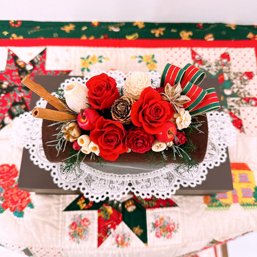早割】クリスマスクリスマスアレンジ ☆ ローズのブッシュドノエル 大