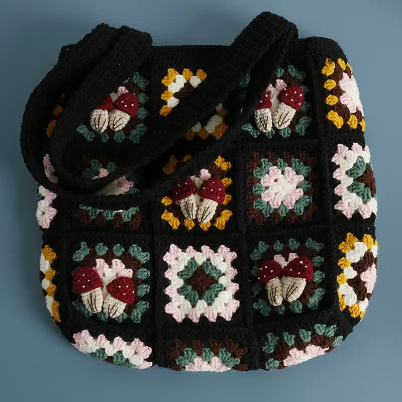 手作り 毛糸 刺繍 かぎ針編み ニート ショルダーバッグ トートバッグ【キノコ柄｜27枚のパネル拼接】black 1点