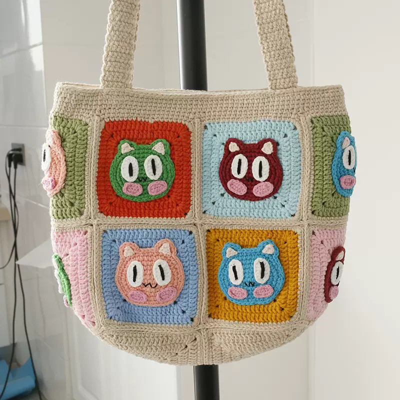 手作り 毛糸 刺繍 かぎ針編み ニート ショルダーバッグ トートバッグ【大きな目の猫柄｜12枚のパネル拼接】1点