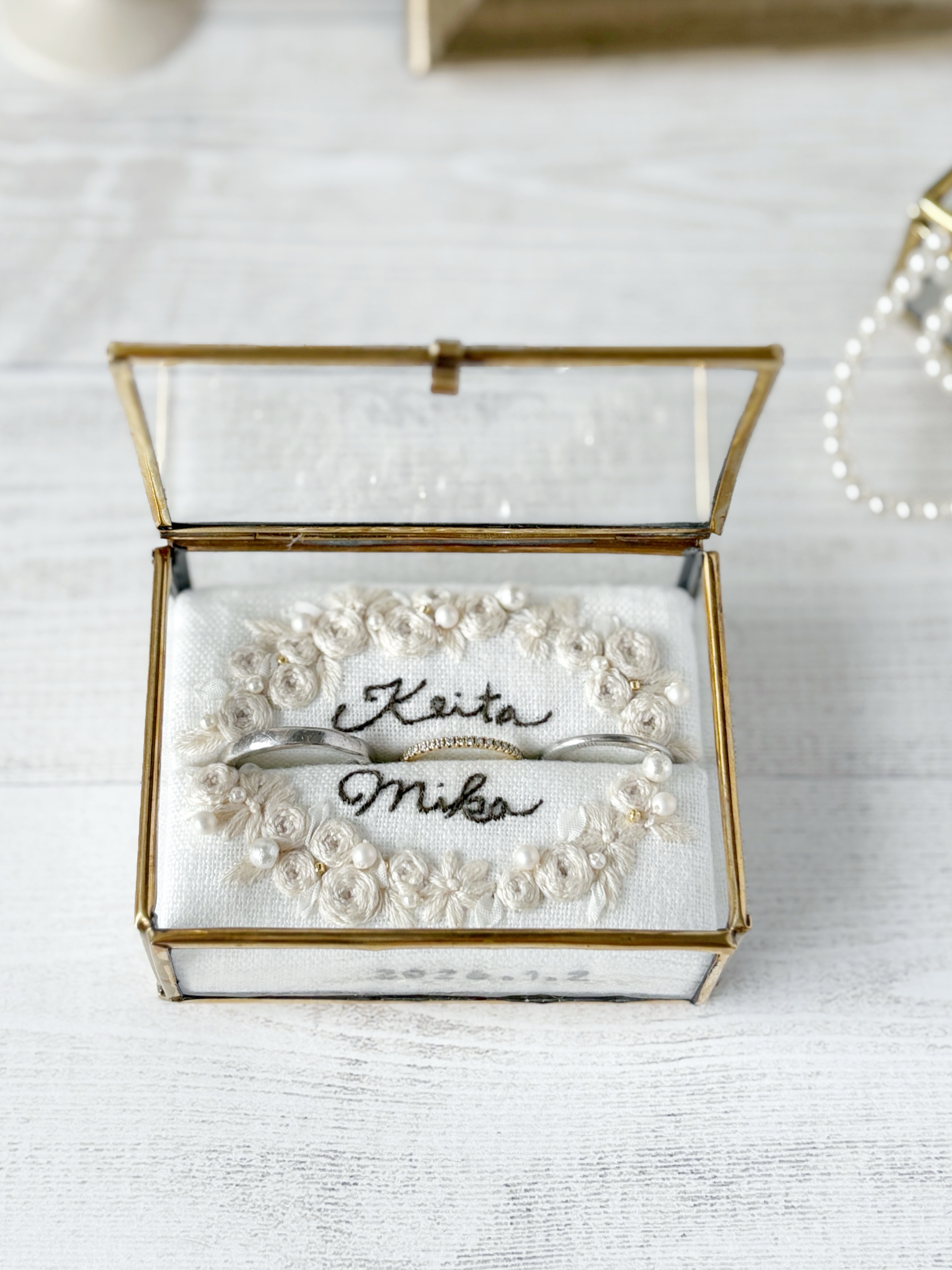 【名前記念日刺繍】刺繍のリングピロー＊Glass box＊fil フィル＊バラ刺繍＊名入れ 4,896円