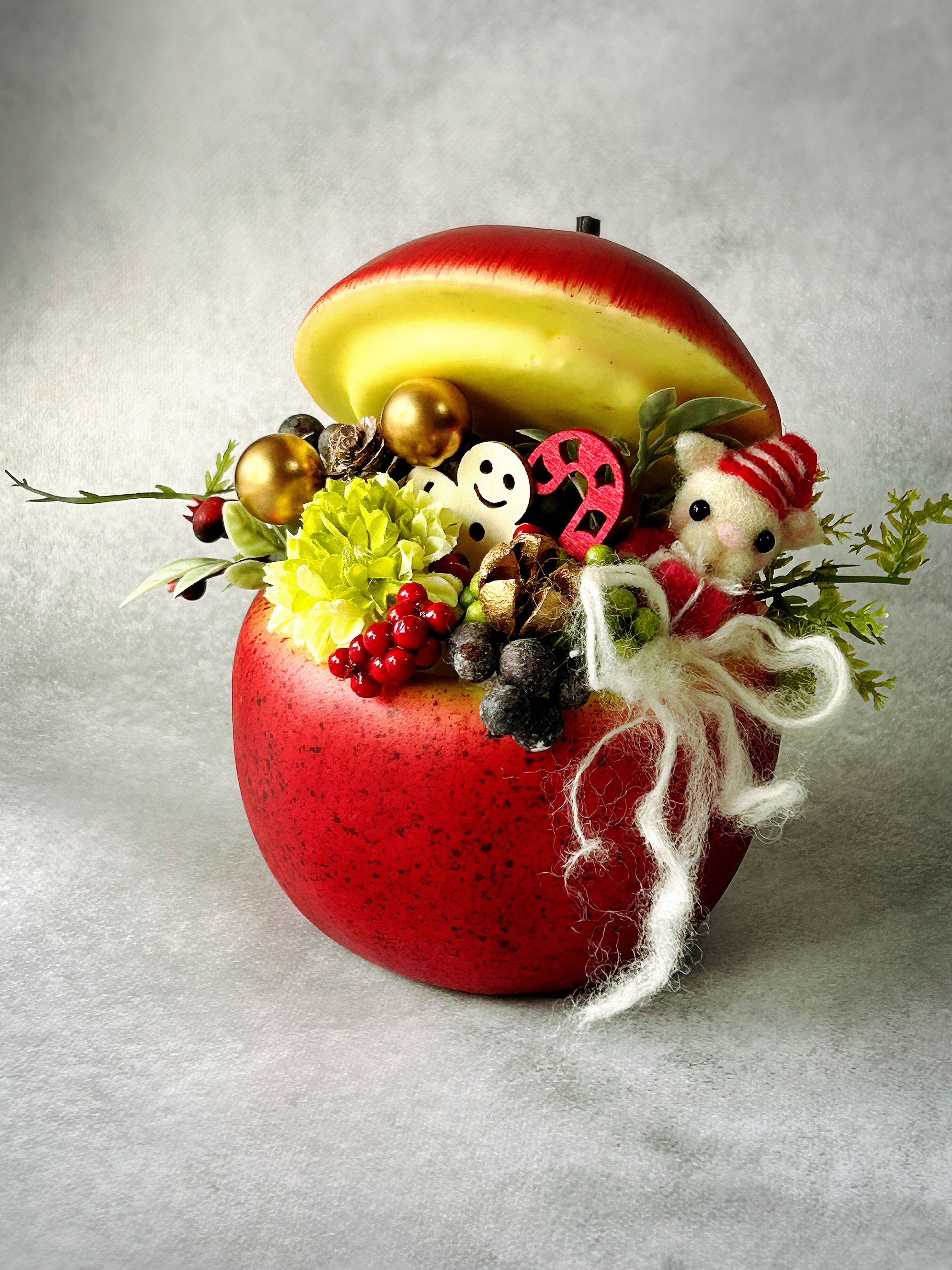 羊毛フェルト＊にゃんこサンタのクリスマス＊アップルバスケット