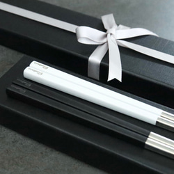 【刻印・名入れ】ステンレスのペアお箸♦︎結婚祝い♦︎出産祝い♦SUS304♦︎夫婦箸♦︎ブラック＆ホワイト 2枚目の画像