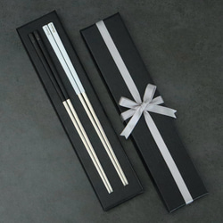 【刻印・名入れ】ステンレスのペアお箸♦︎結婚祝い♦︎出産祝い♦SUS304♦︎夫婦箸♦︎ブラック＆ホワイト 3枚目の画像