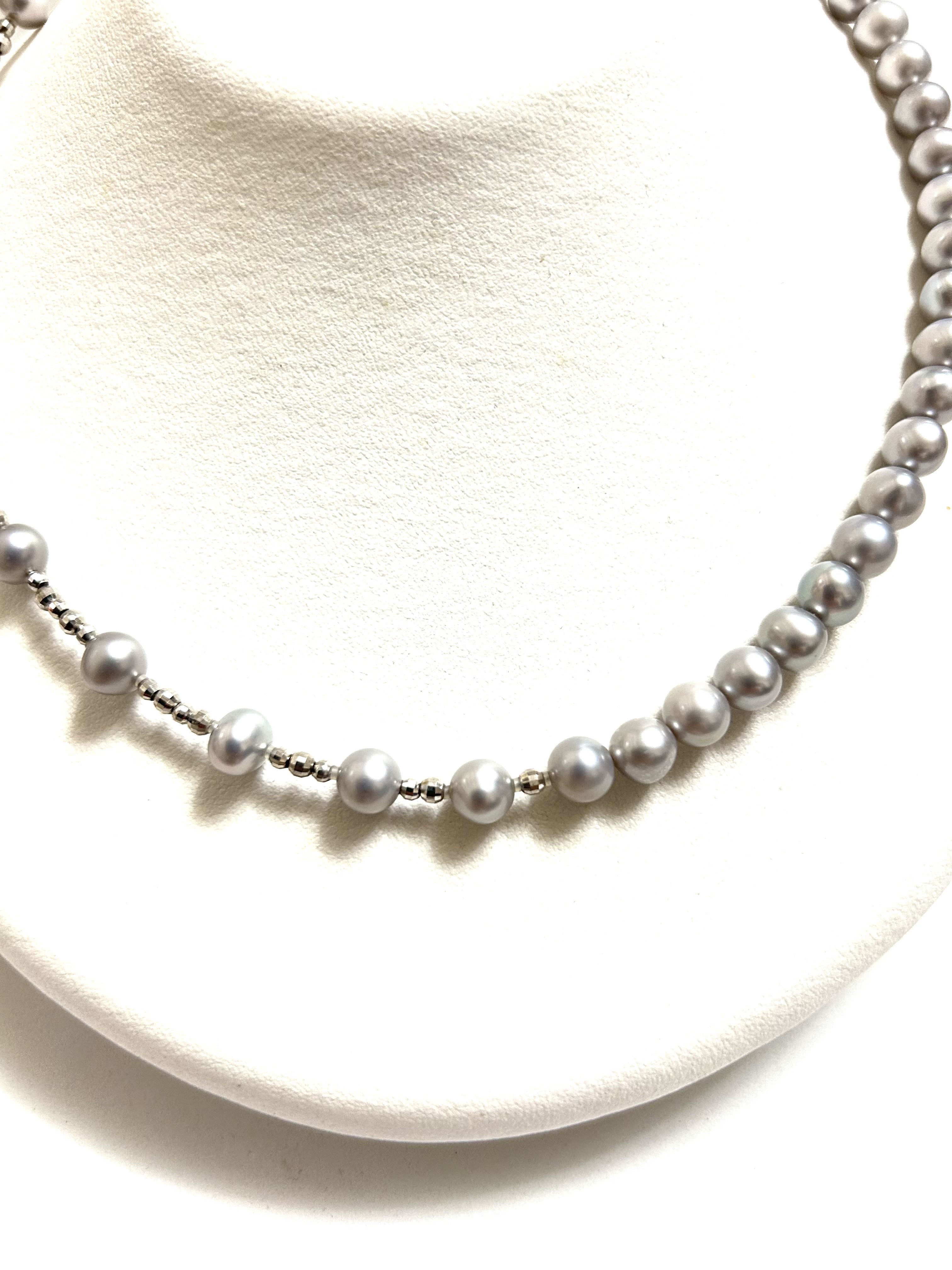 ワイズグレースNo.210 【特許・着せ替え】淡水パール（染めグレー）×ヘマタイトLinkネックレス