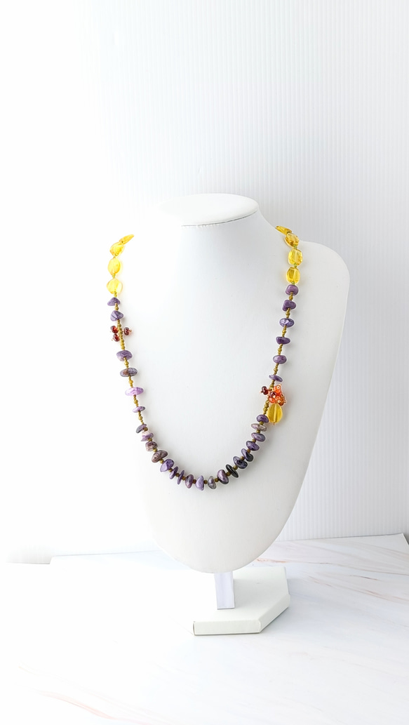 【実りの秋】チャロアイト　イエロアンバー　マンテルネックレス 2枚目の画像