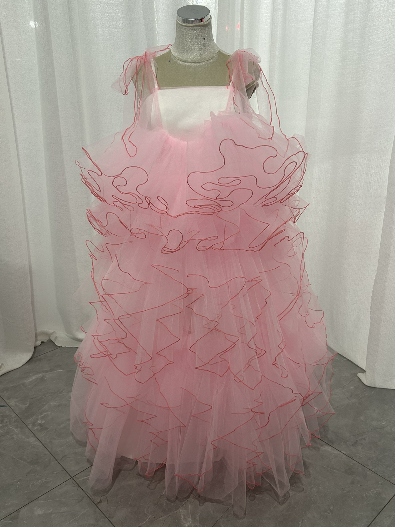 送料無料！カラードレス キャミソール ピンク ツーピース パイピング 床付く プリンセスライン 前撮り 結婚式