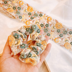 お洒落カラーのお花シュシュ♡インド刺繍リボン♡ヘアゴム シュシュ　 5枚目の画像