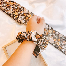 お洒落カラーのお花シュシュ♡インド刺繍リボン♡ヘアゴム シュシュ　 8枚目の画像