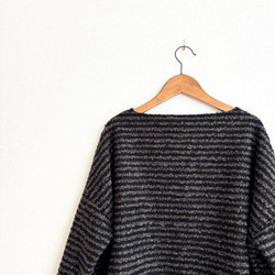 リングウールのワイドプルオーバー/ブラック×グレー 8枚目の画像