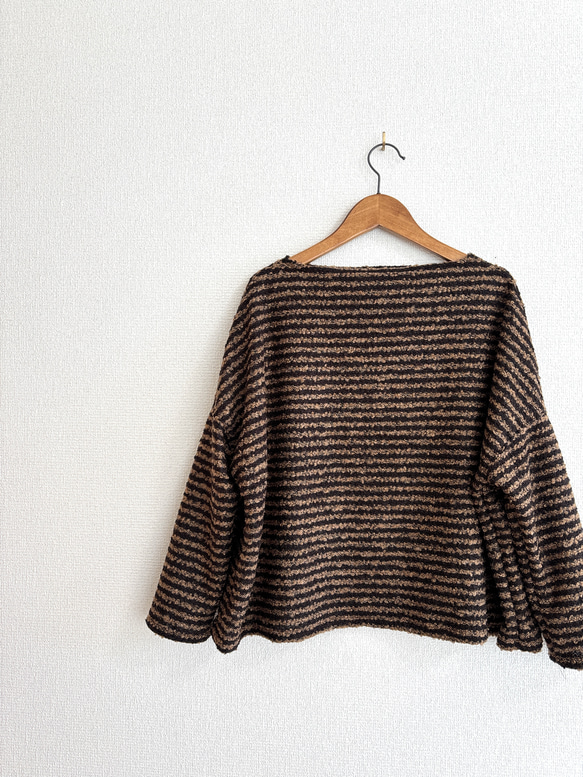 リングウールのワイドプルオーバー/ダークブラウン×ベージュ 6枚目の画像