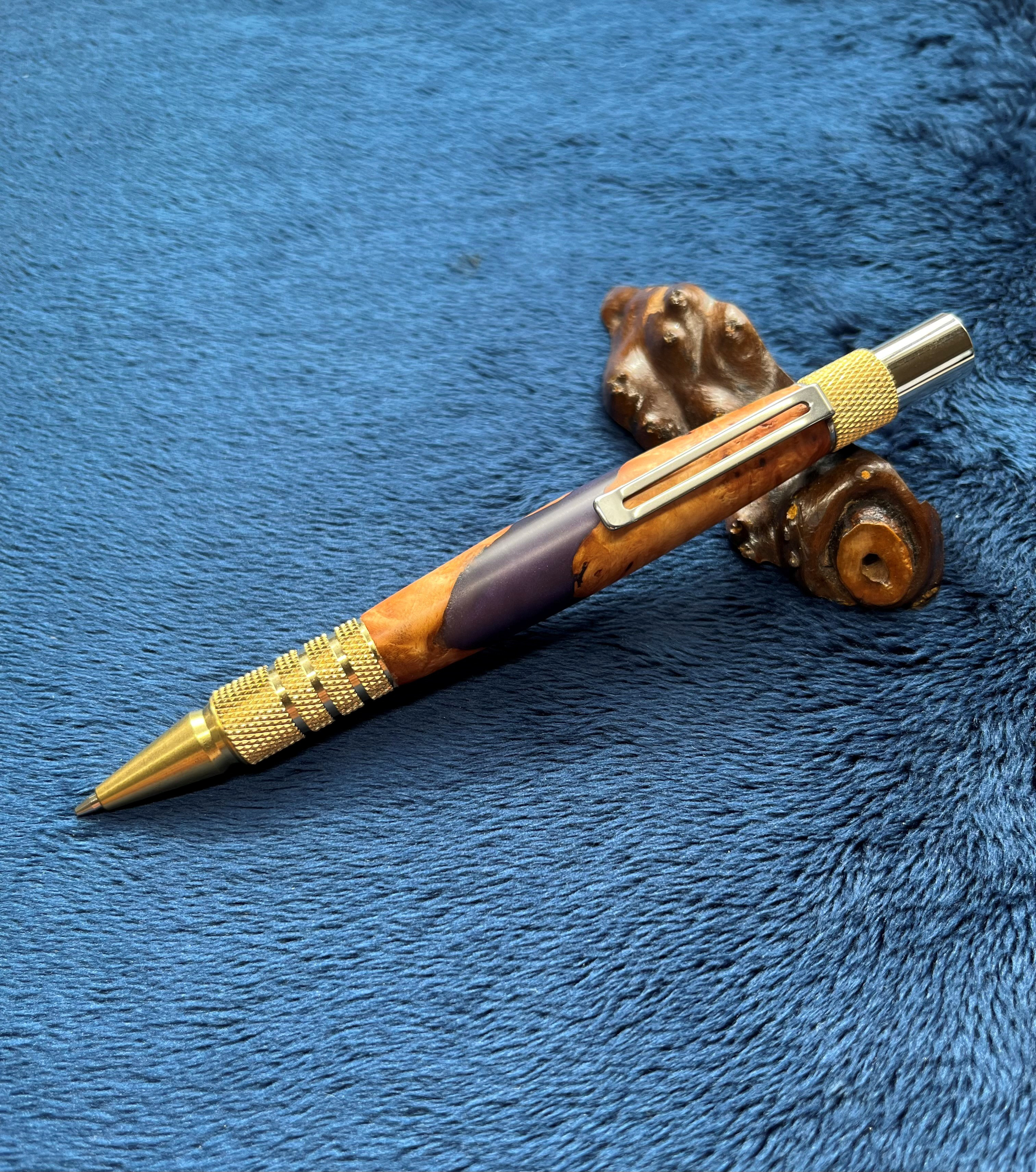 木のシャープペン　No,７　瘤杢＆レジン（カバ・むらさき）