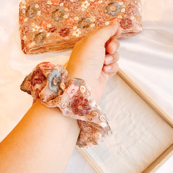 インパクト大のお花シュシュ♡インド刺繍リボン♡ヘアゴム シュシュ　 7枚目の画像