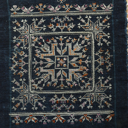 アンティーク刺繍布｜ミャオ族（苗族）伝統手仕事・平刺繍・植物文様