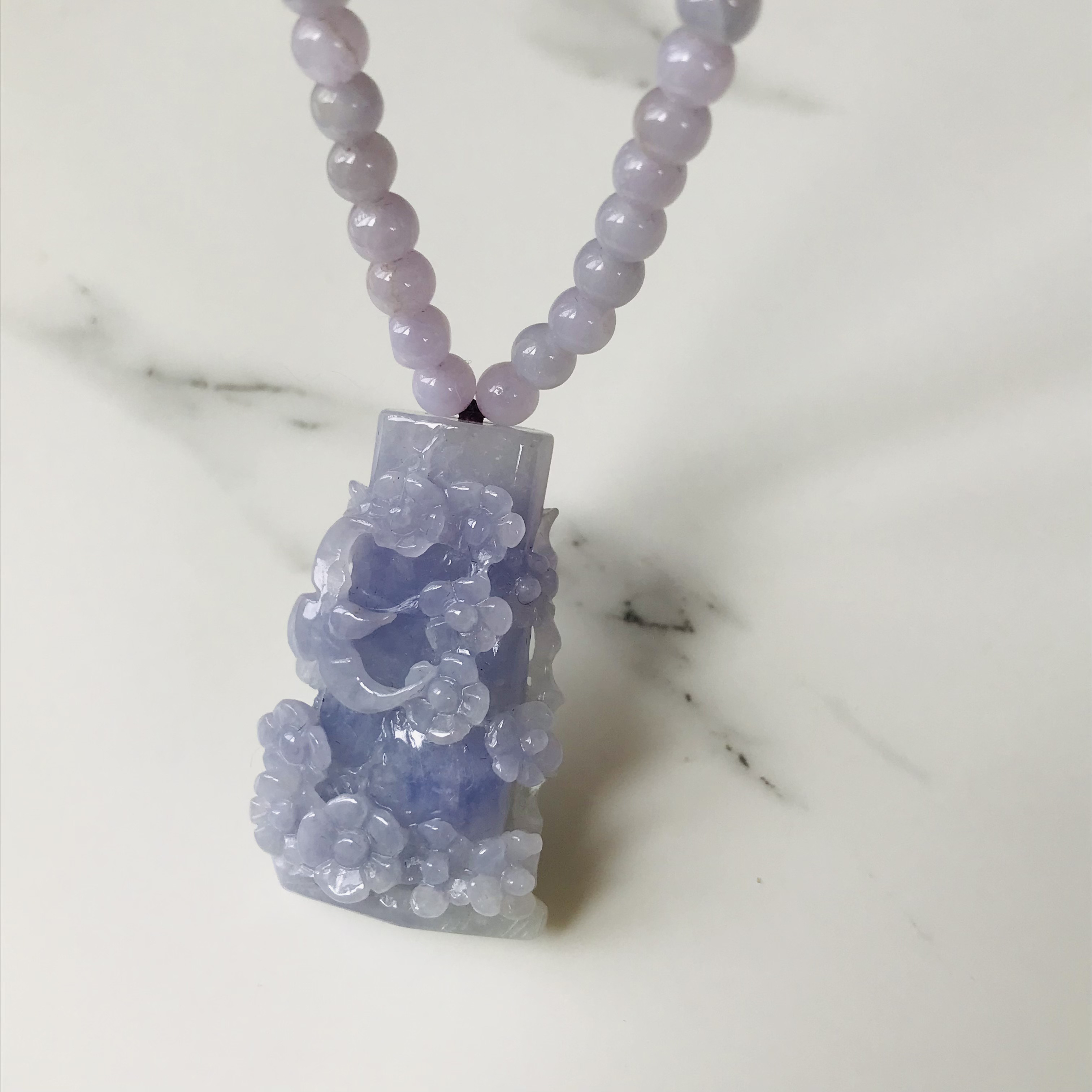 【P2174-001】ジェイド　翡翠　ヒスイ　一点もの　希少　ミャンマー産　ペンダントトップ　ラベンダー