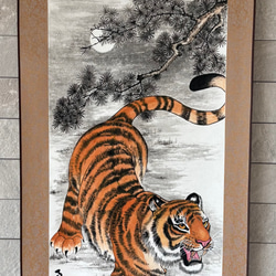 虎嘯風生 力 勇気 守護 月 絵画 水墨画 掛け軸 絵画 こたつ 通販